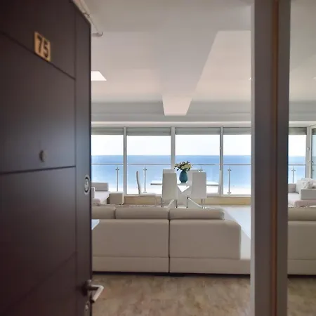 Sea View Penthouse Apartment *